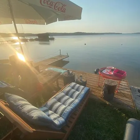 Nad Jeziorem Charzykowskim Emilia