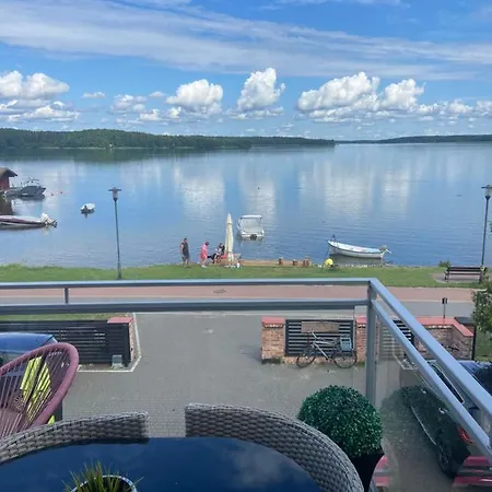 Nad Jeziorem Charzykowskim Emilia 차르지코비