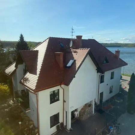 Nad Jeziorem Charzykowskim Emilia