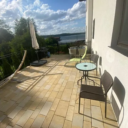 Nad Jeziorem Charzykowskim Emilia *