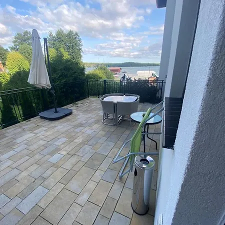 Nad Jeziorem Charzykowskim Emilia *