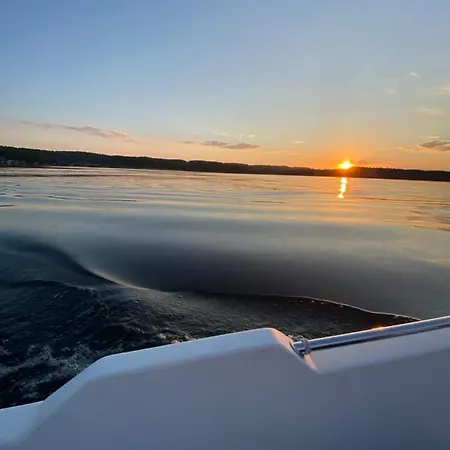 Nad Jeziorem Charzykowskim Emilia * 차르지코비