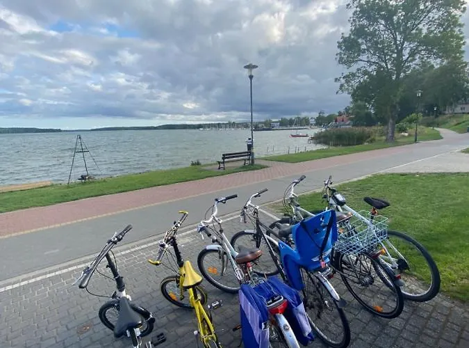 Nad Jeziorem Charzykowskim Emilia *