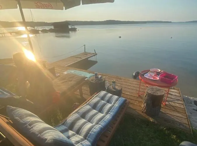 Nad Jeziorem Charzykowskim Emilia