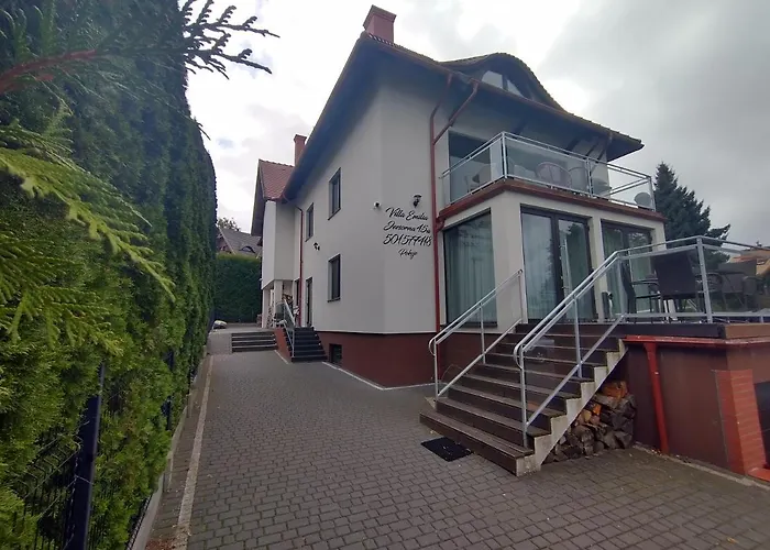 Nad Jeziorem Charzykowskim Emilia 公寓 *