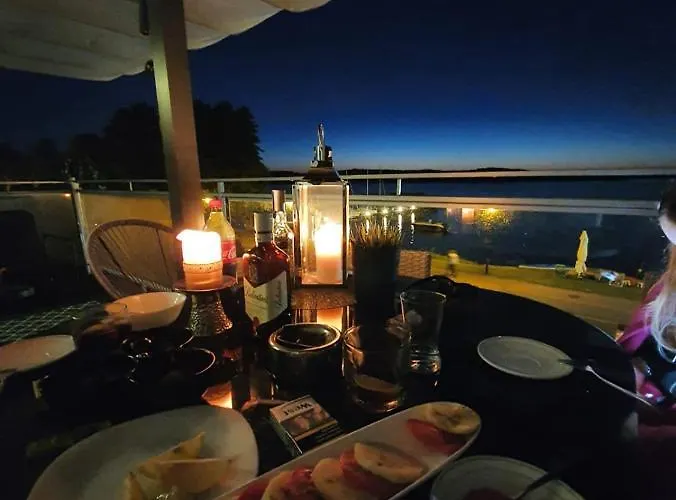 Nad Jeziorem Charzykowskim Emilia 公寓 *