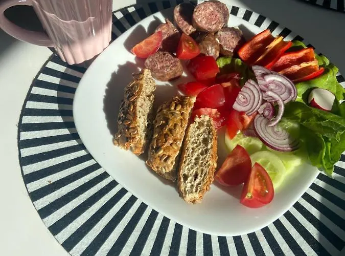 Nad Jeziorem Charzykowskim Emilia * 哈日科维