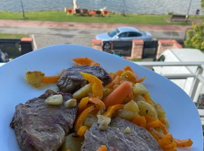 Nad Jeziorem Charzykowskim Emilia 公寓 *