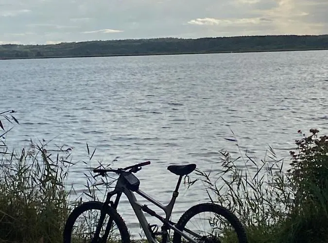 公寓 Nad Jeziorem Charzykowskim Emilia 哈日科维