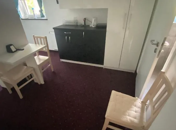 Nad Jeziorem Charzykowskim Emilia 公寓 *