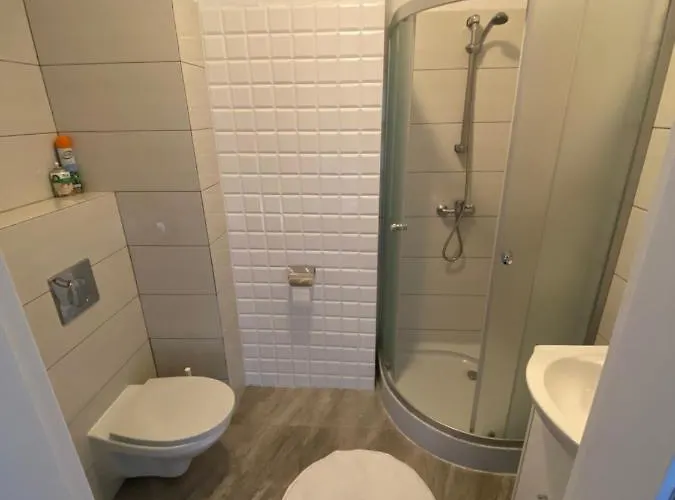 Nad Jeziorem Charzykowskim Emilia 公寓 *