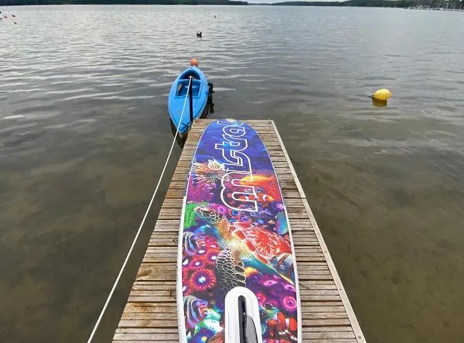 Nad Jeziorem Charzykowskim Emilia 公寓 *