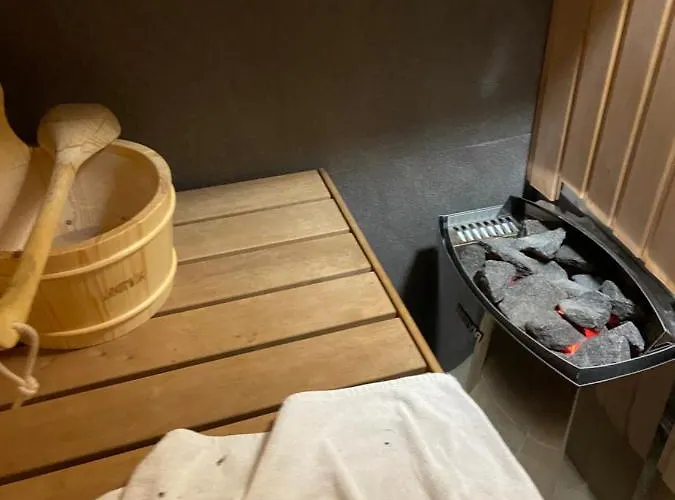 Nad Jeziorem Charzykowskim Emilia 公寓 *