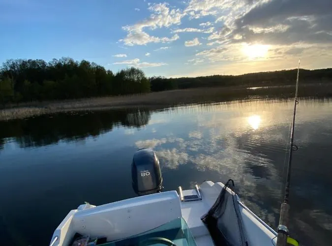 Nad Jeziorem Charzykowskim Emilia *