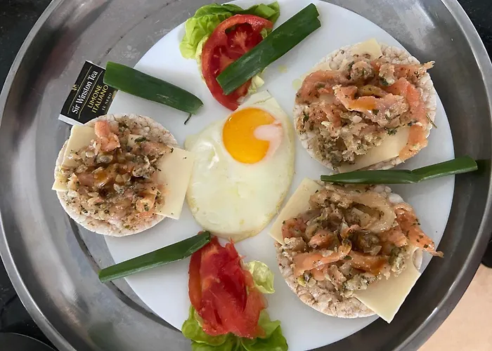 Nad Jeziorem Charzykowskim Emilia * 哈日科维