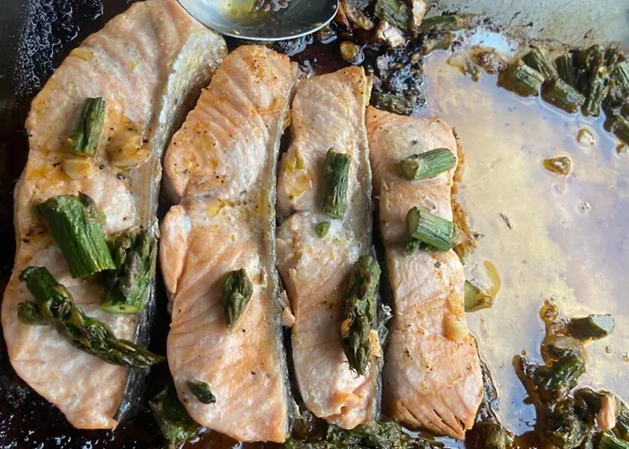 Nad Jeziorem Charzykowskim Emilia 哈日科维